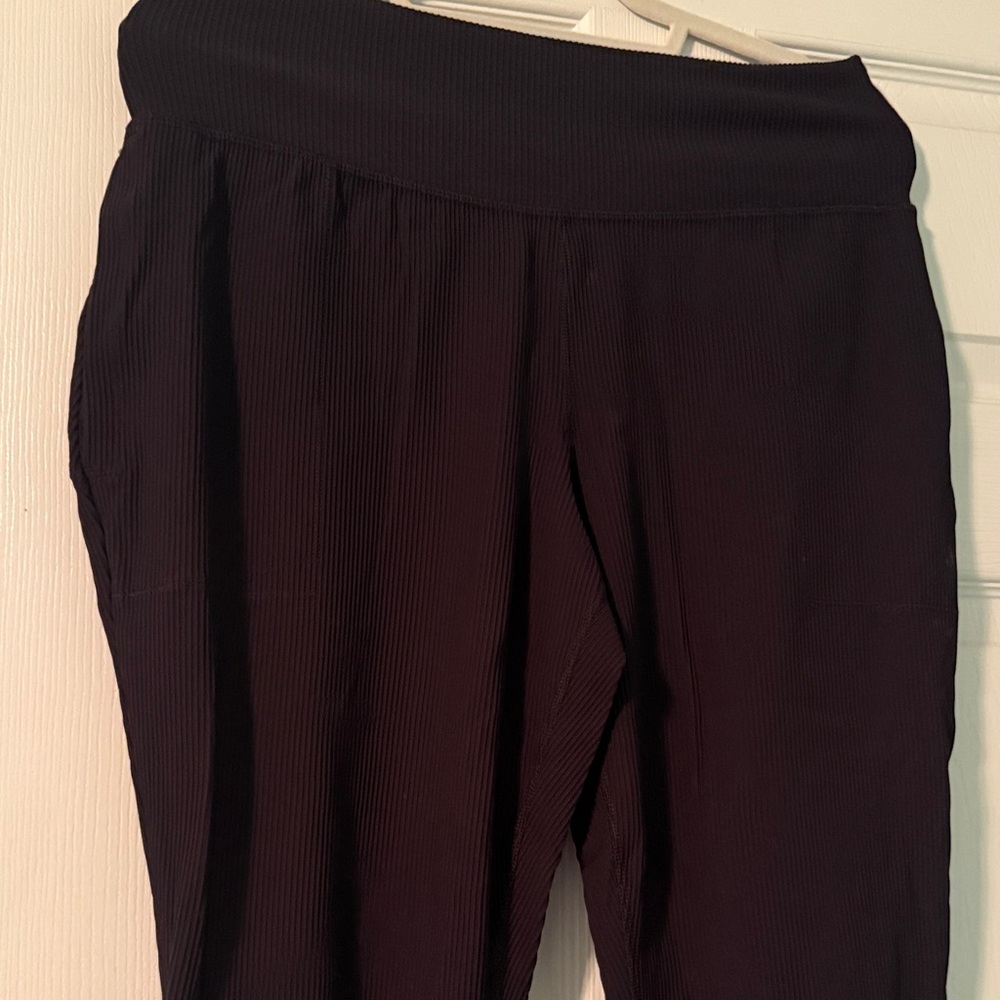 Athleta Salutation Rib Jogger in black